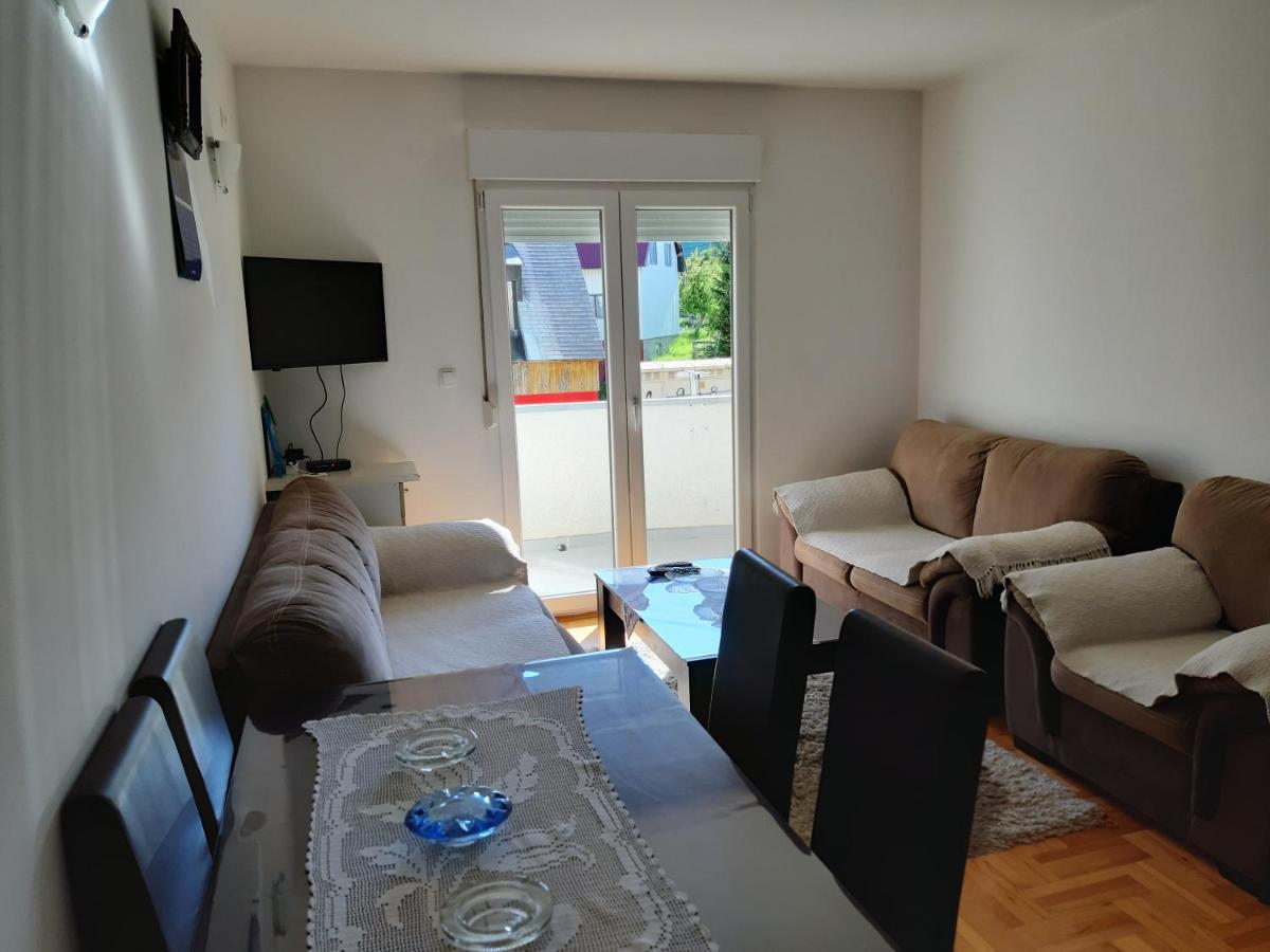 Apartments Jovana Zabljak  Luaran gambar